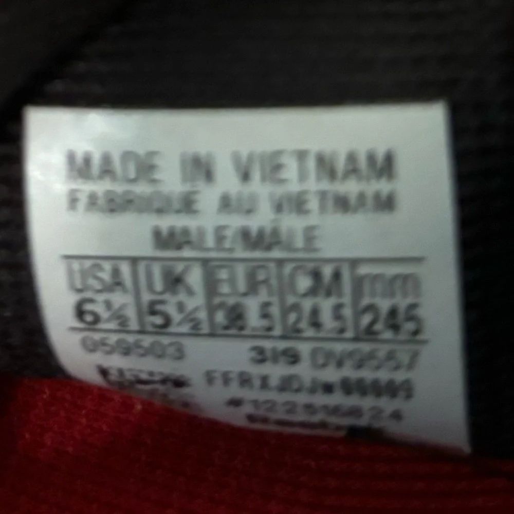 Red Reebok sneakers - Picture 4 of 4